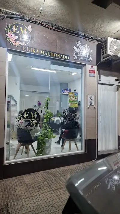 Erika maldonado nails — Peluquería en Hellín