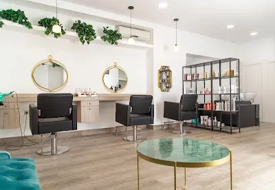 Oliver Peluquería — Peluquería en Albox