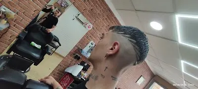 Peluquería Barbería Los Amigos — Peluquería en Hellín