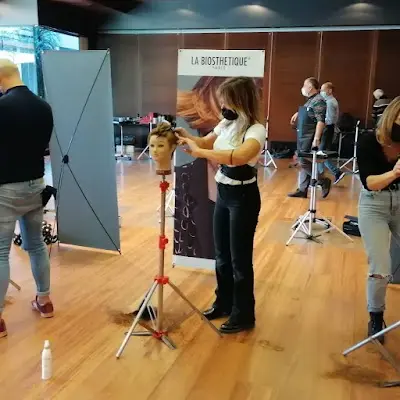 Salón Camerino — Peluquería en Yecla