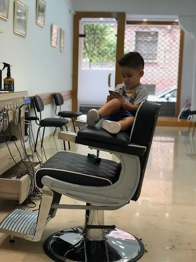 El Rojo peluquería De Caballeros — Barbería en Lorca