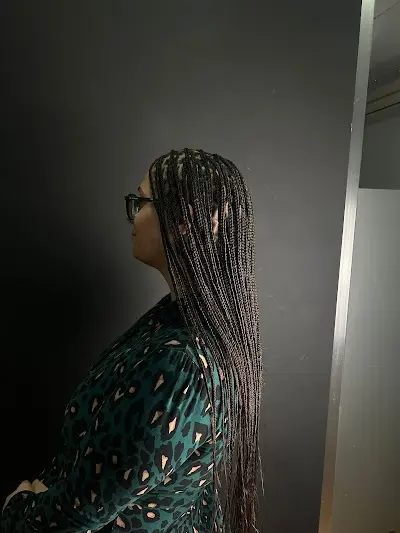 Thea Lab Institute S.L — Peluquería en Elx