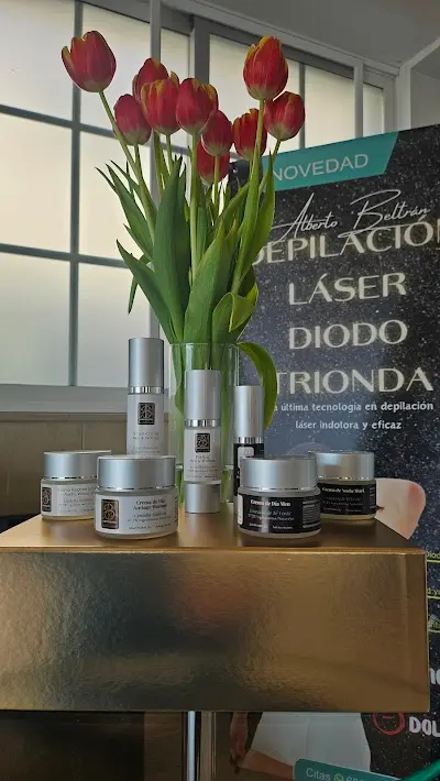 Peluquero Alberto Beltrán — Peluquería en Granja de Rocamora