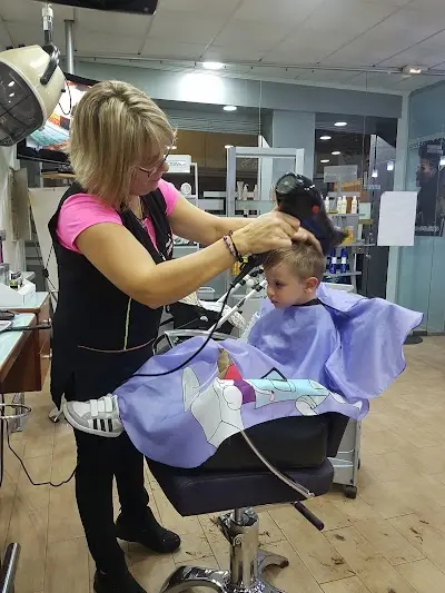 Maxvolumen — Peluquería en Almoradí