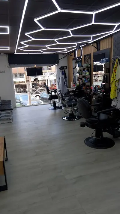 Barbería Amistad — Peluquería en Catral