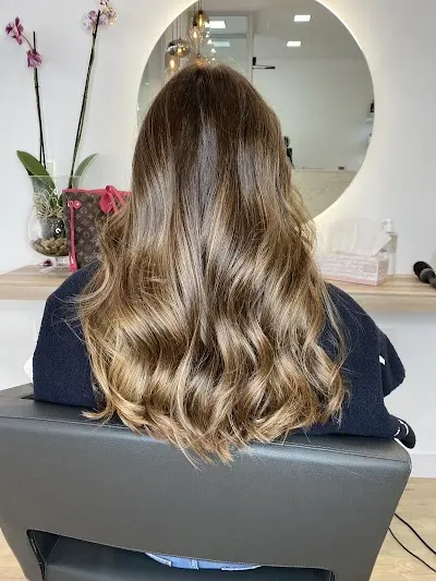 Fabiola Muñoz Salon Hair & Makeup — Peluquería en Murcia