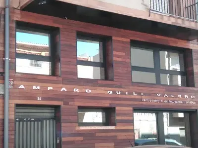 Amparo Guill Valero — Peluquería en Elda