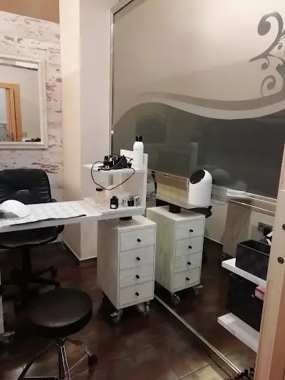 Ana García Gabinete de estética — Peluquería en Villena
