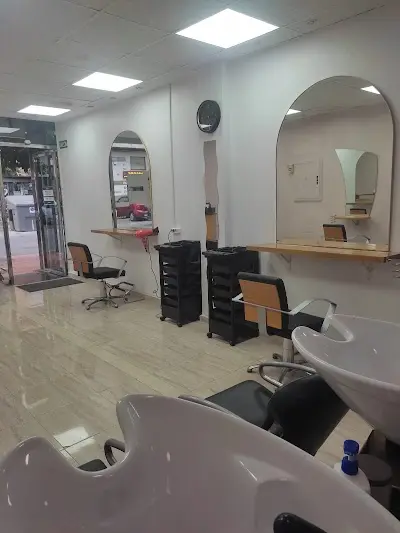 Peluqueria Unisex Mil Bellezas — Barbería en Puente Tocinos