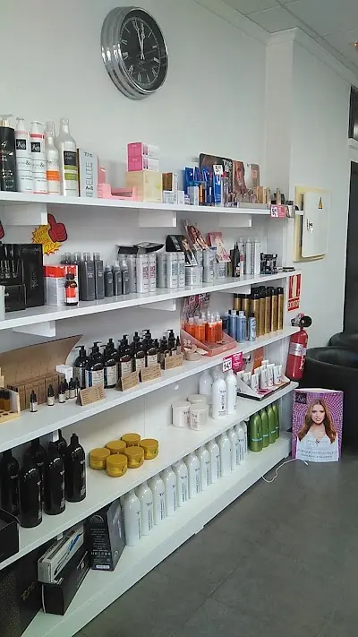 Peluqueria Neferu — Peluquería en Beniel