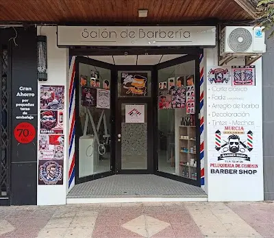 Salón de Barbería Carlos Mata — Peluquería en Cehegín